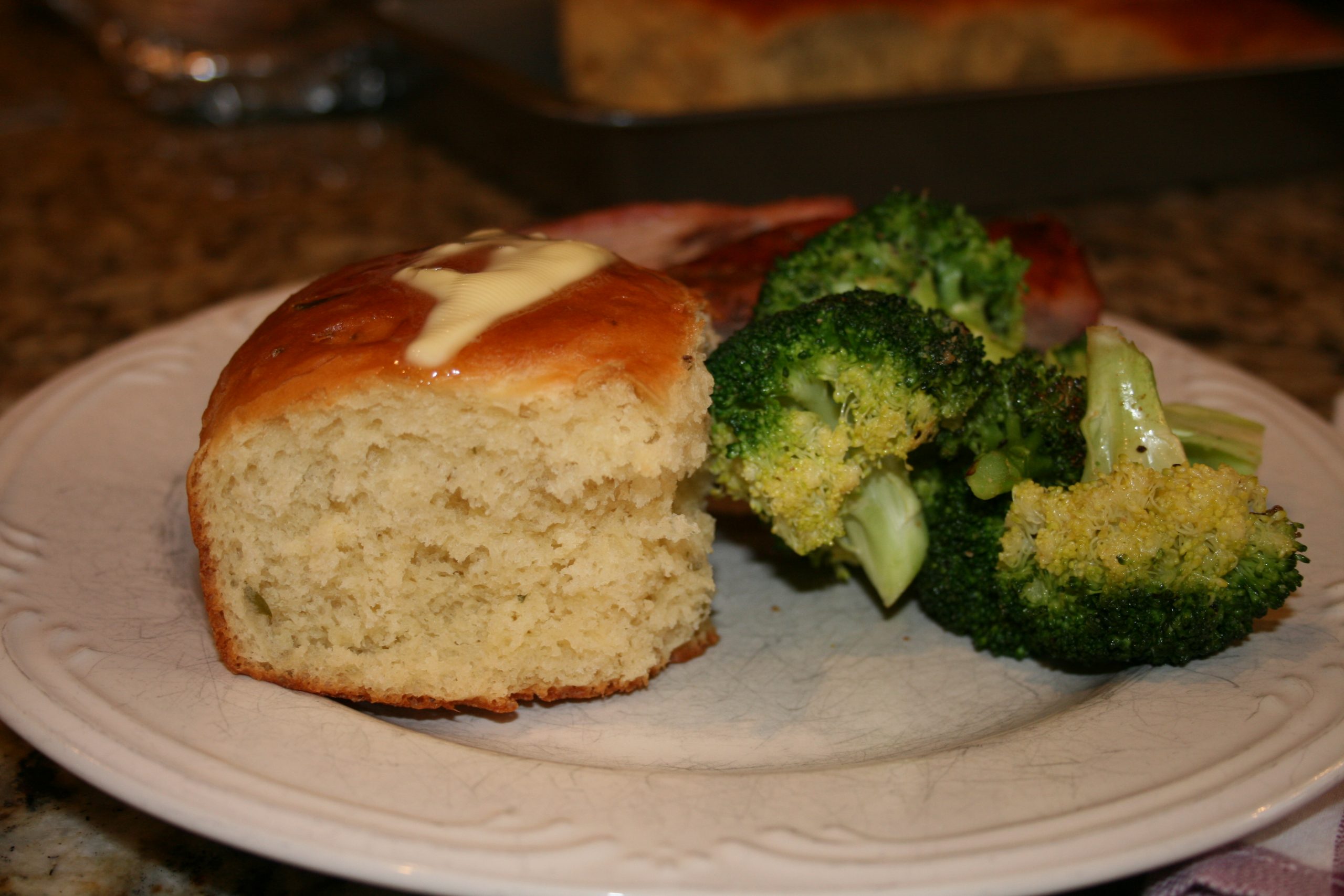 herbed-dinner-rolls